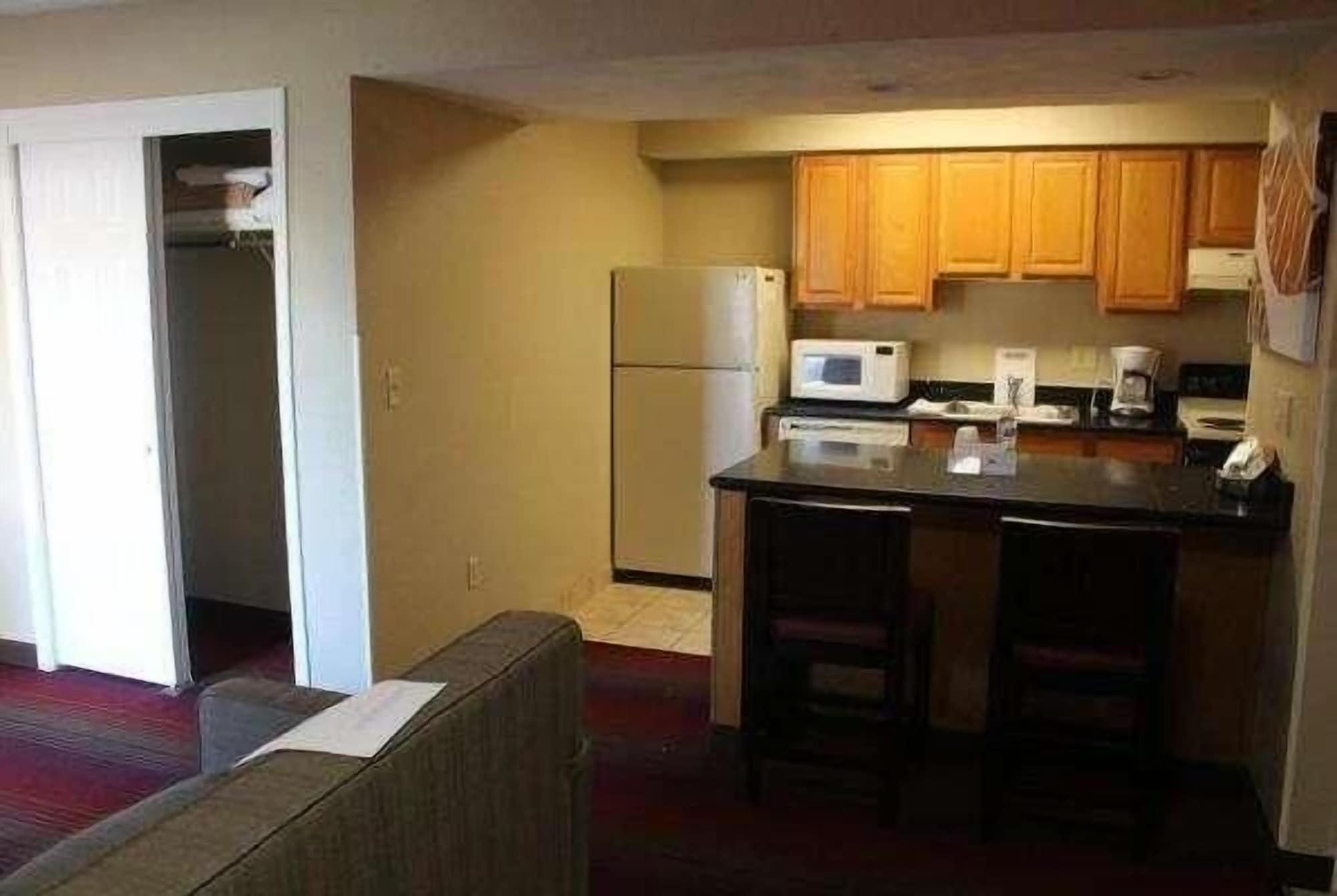 Hawthorn Extended Stay By Wyndham Wichita Exterior foto
